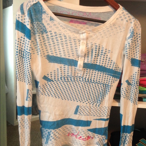 Long sleeve Volcom shirt