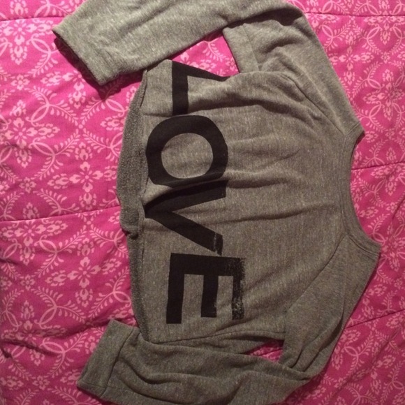 🔴SOLD🔴LOVE crop top