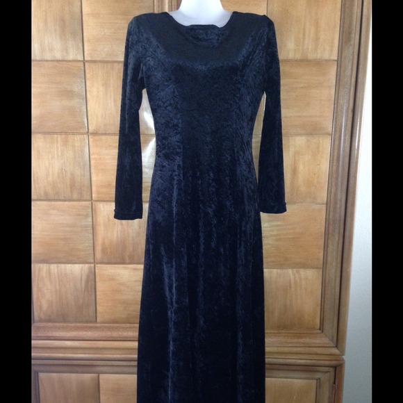 Velvet Maxi dress.. 😍