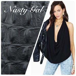 Black halter top 👄