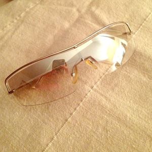 💯% Gucci Clear Smoke Lens Silver Wire Frame