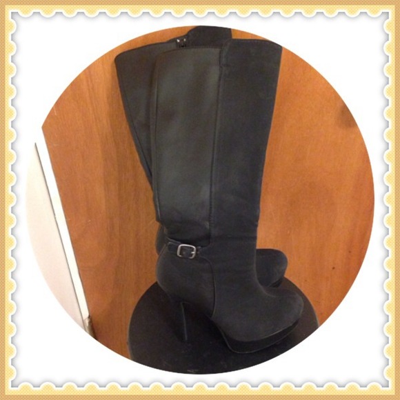 Thigh heel boots