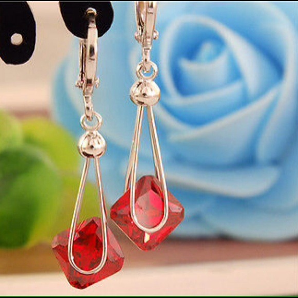 💋925 Silver Red Crystal Spinner Earrings💋 - Picture 2 of 4