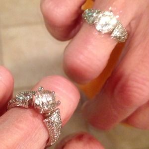 Silver tone CZ ring from Avon. Size 6