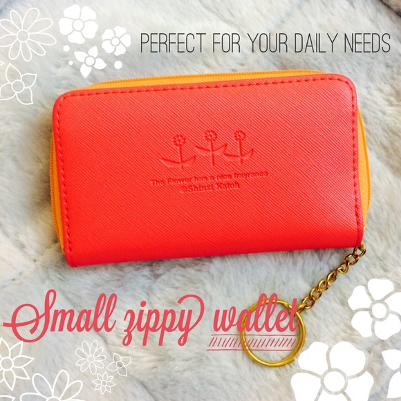Small zippy wallet - Picture 1 of 3