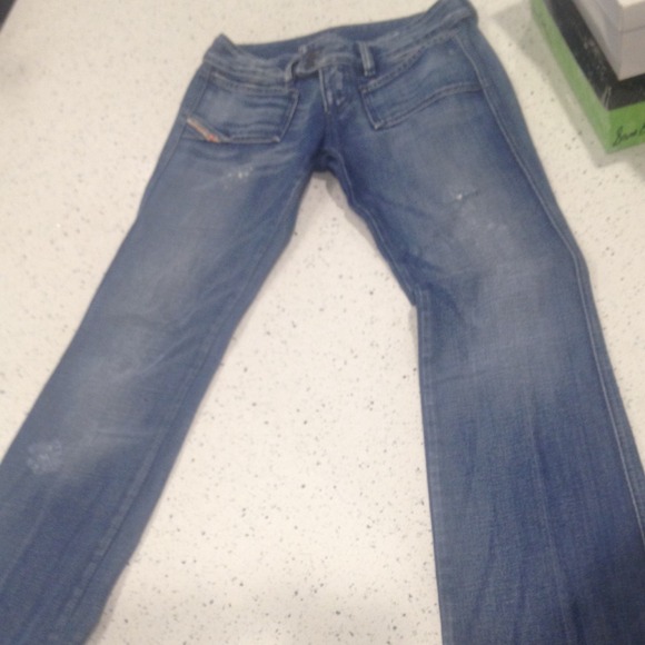 diesel size 28 distressed jeans