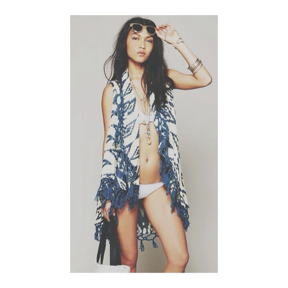 FREE PEOPLE Geo Poncho in Blue Pale Yellow Combo