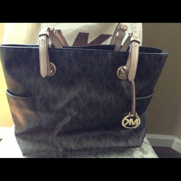 Michael Kors Jet Set Medium Tote - Browm