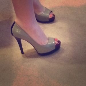 Jessica Simpson patent leather Pumps Size 9