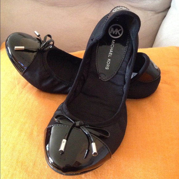 SOLD by katgolf1. (Daughter) Michael Kors Flats. - Picture 3 of 3