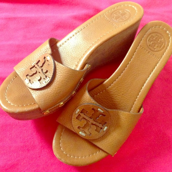Tory Burch tan leather wedges