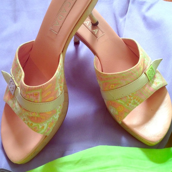 Escada pastel paisley kitten heels!