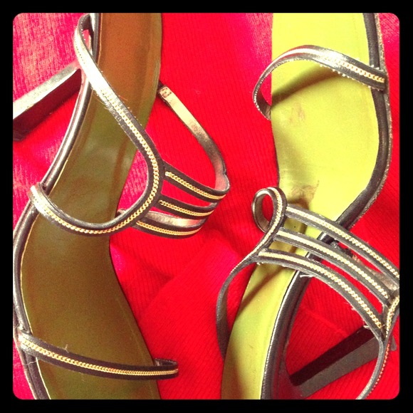 Gucci black and gold chain heels!