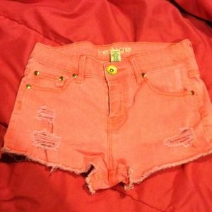 Sold to heyitssarai!