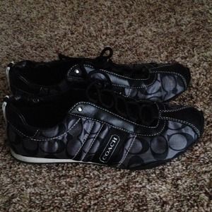 Coach shoes (black) 7 1/2 GREAT CONDITION