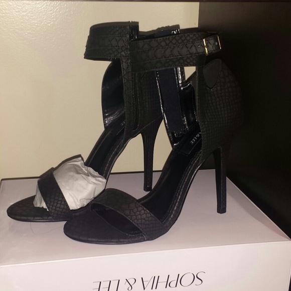 Sophia & Lee open toes heel