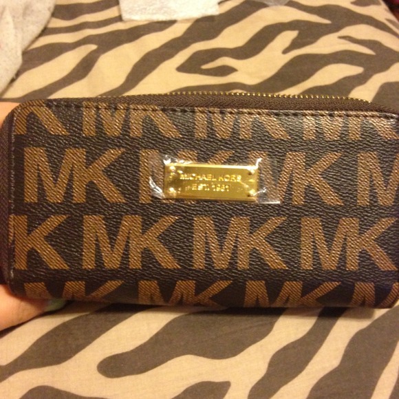 Mk wallet inspired brand new