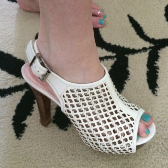 NWOT Gianni Bini heels