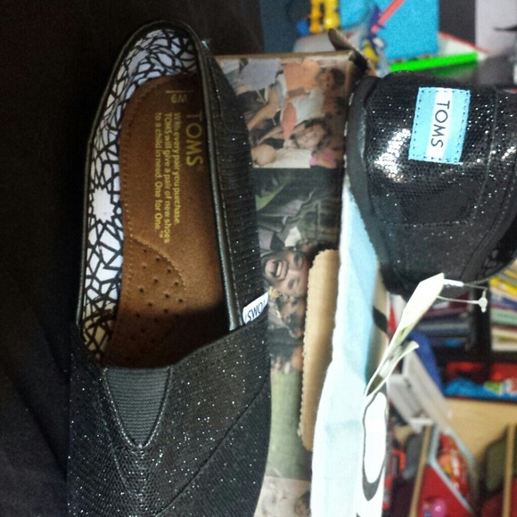 ♡ON HOLD♡ TOMS glitter black shoes