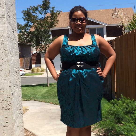 Plus size jacquard pocket dress with belt