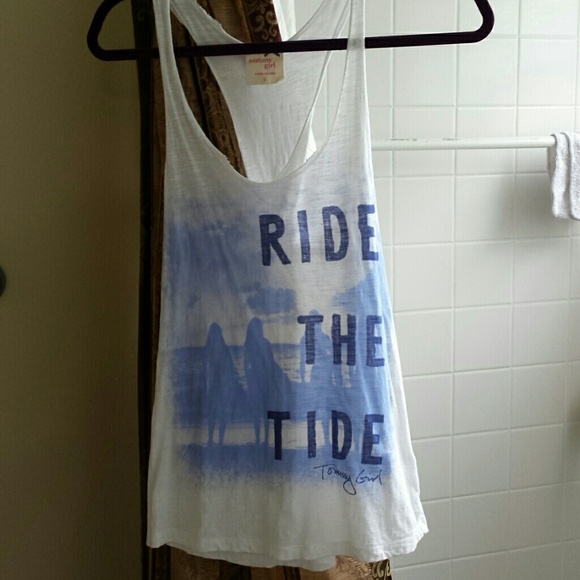 White tank - Picture 1 of 2