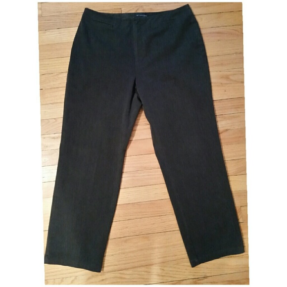 Grey dress pants, Dockers, size 12 petite - Picture 2 of 3