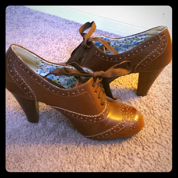 CLOSING CLOSET 8 / 31 Brown booties