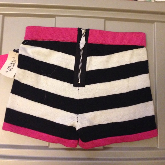 ❌SOLD❌ Sweater Shorts - Picture 2 of 2