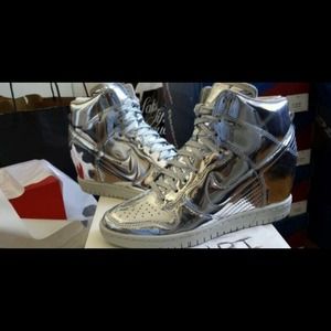 Nike Dunk Liquid Silver