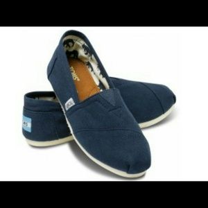 Blue toms