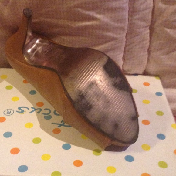 Shoes - Picture 2 of 2