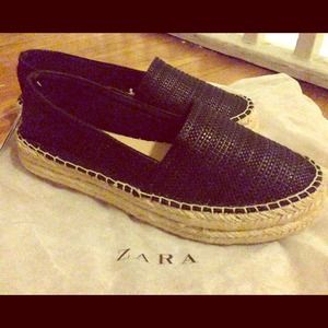 ✨🎉HOST PICK🎊🎉BRAND NEW!!!! ZARA loafer-size 8
