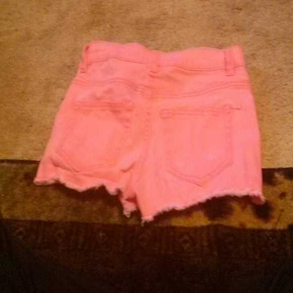Shorts - Picture 2 of 3