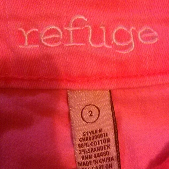 Shorts - Picture 3 of 3