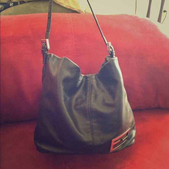 🚫SOLD🚫Authentic Black FENDI purse