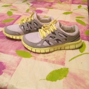 Nike Free Run 🎀💛