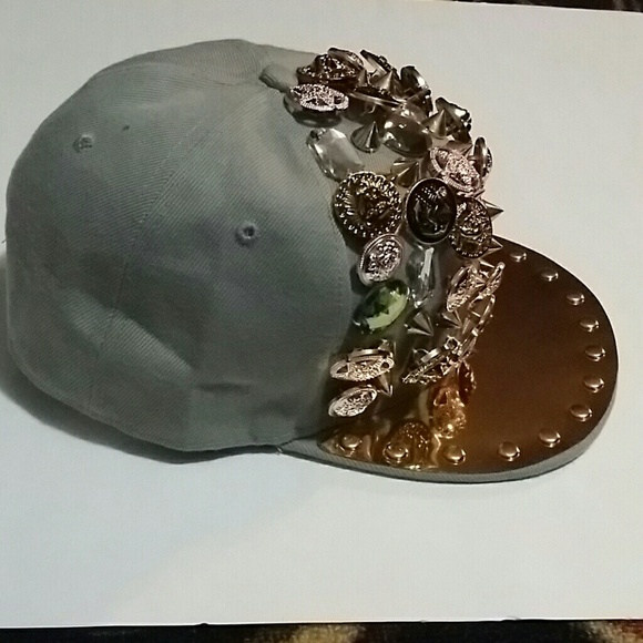 Hat - Picture 2 of 4