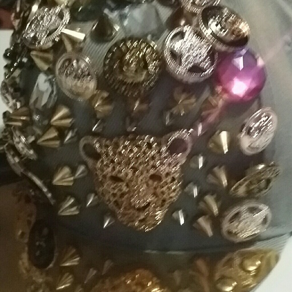 Hat - Picture 3 of 4