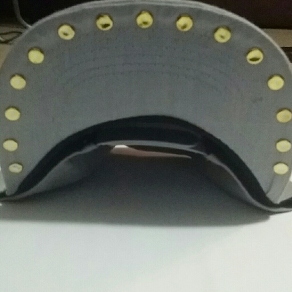 Hat - Picture 4 of 4