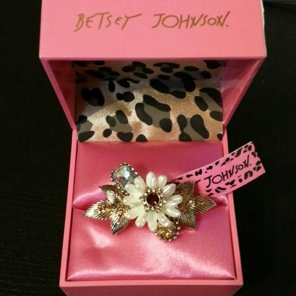 PUSH THE BUTTON...MAKE OFFER Betsey Johnson Ring