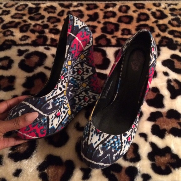 Multi color wedges