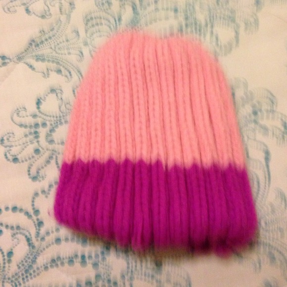 Knitted hat - Picture 2 of 4