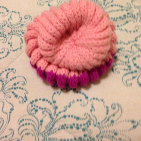 Knitted hat - Picture 3 of 4