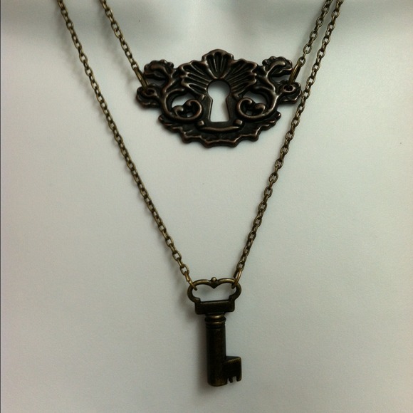 Key & key hole necklace