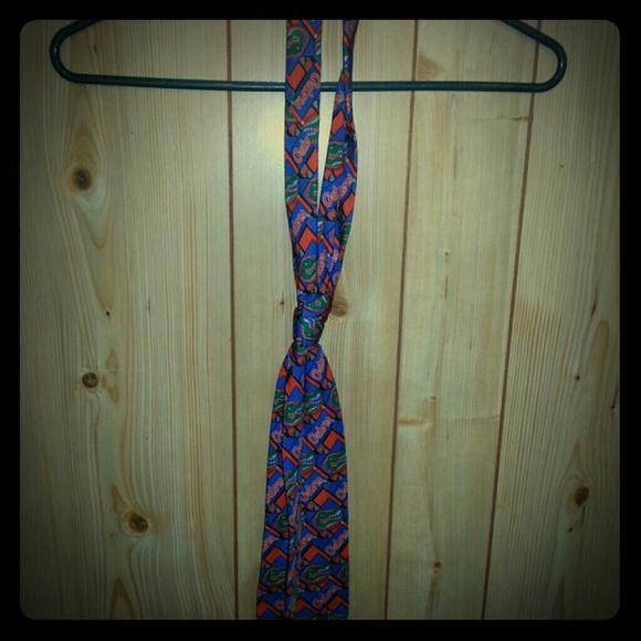 Gator tie