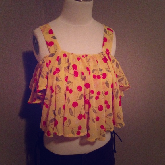 ✅✅New summer chiffon cherry crop off shoulder top - Picture 1 of 3