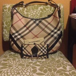 Authentic Burberry Purse only
