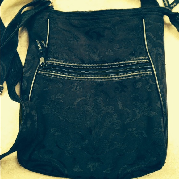 Thirty One Black Parisan Pop Purse