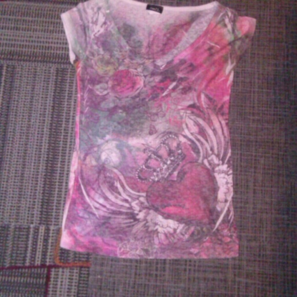 Grafic v neck t-shirt - Picture 1 of 1