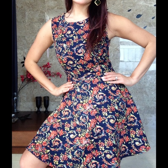 πΉBUNDLEDπΉBrita" Vibrant Floral Embroidery Dressβ¨ - Picture 2 of 4